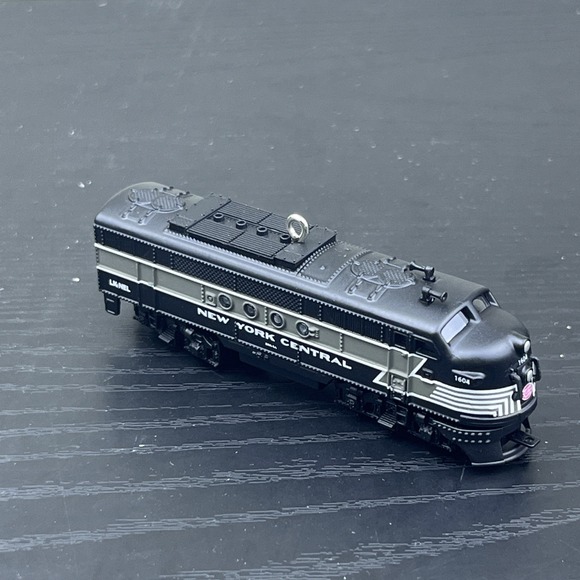 Hallmark Other - Hallmark Keepsake 2008 Lionel New York Central Locomotive #13 Die-Cast Ornament